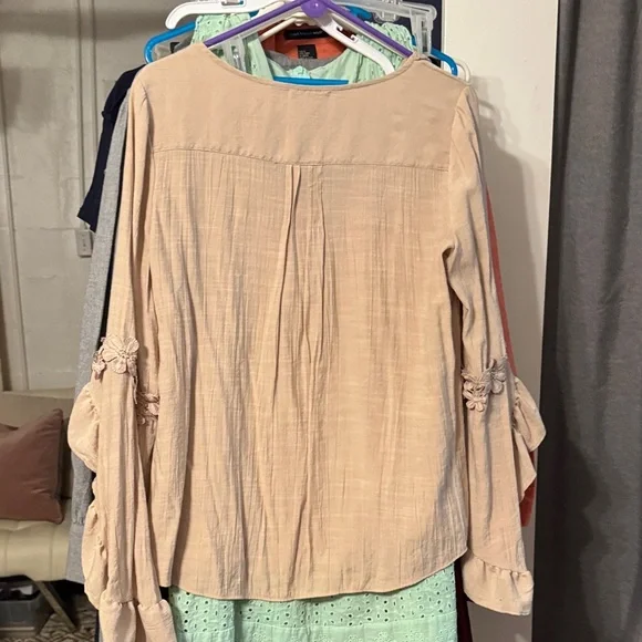 Umgee Beige Blouse with Floral Trim - Picture 4 of 4